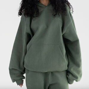 Comfrt Minimalist Sweatshirt & Sweatpant Set - Forest Green / Medium (NWT)